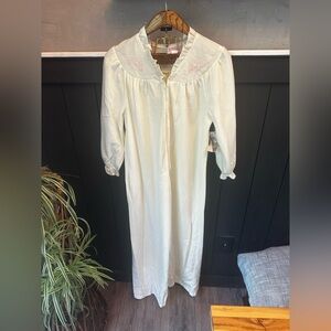 Cottage Core Vintage Nightgown‎ The Lori Look size Medium Original Tags
